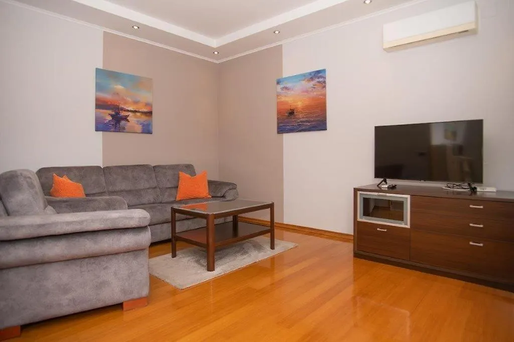Apartmani Mis Rab New Translation 0*,