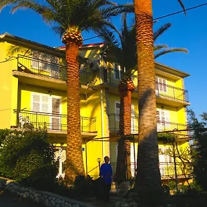 House Rozi Gostinjska kuća